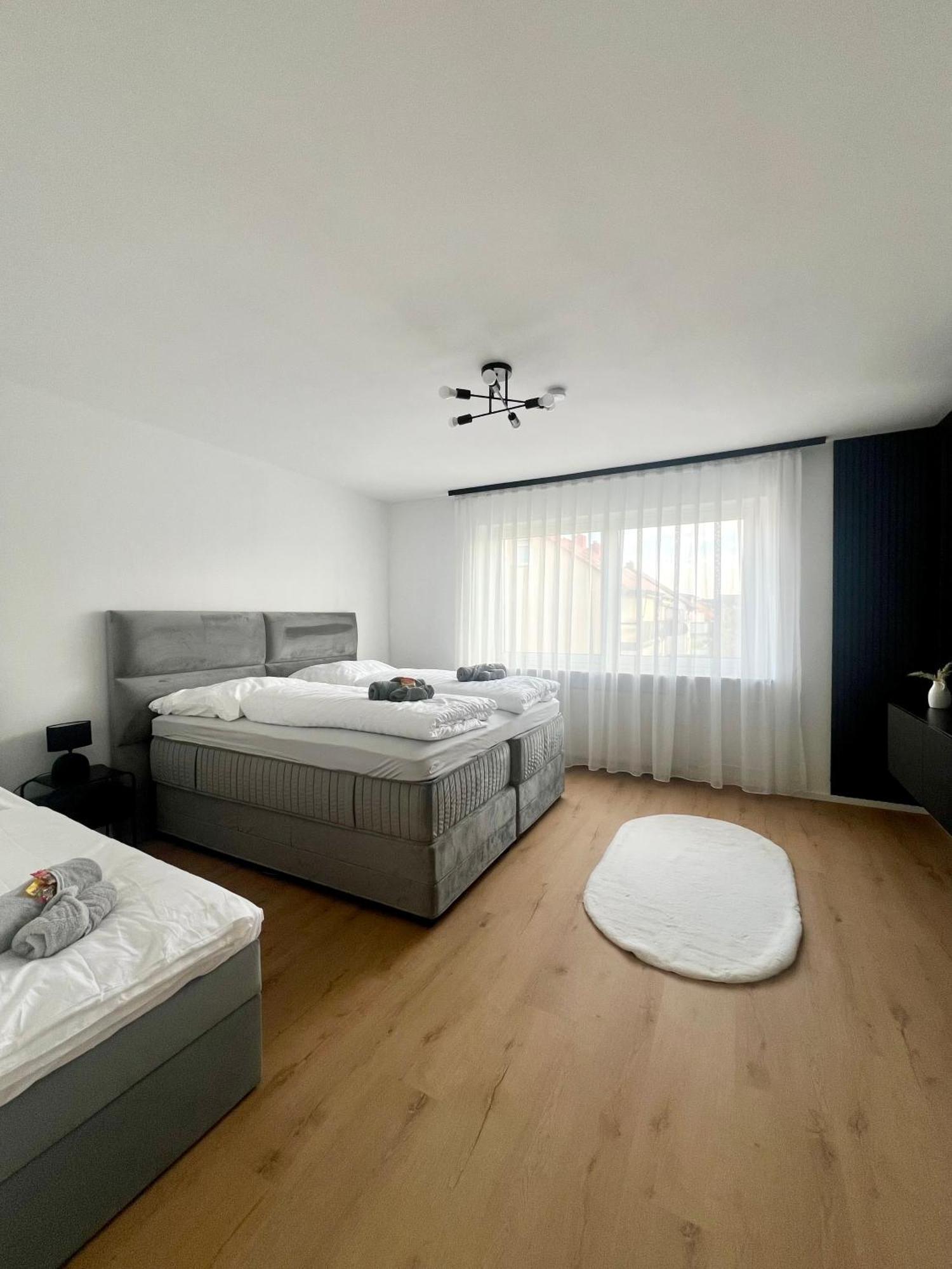 Apartment Moderne Terrassenwohnung In *